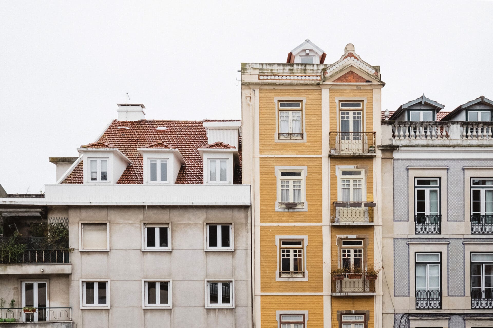 Buildings in Lisbon taken on a Fuji camera by photographer Emma Croman