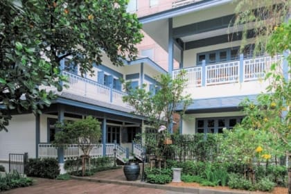 Best hotels in Bangkok | wooden villa hotel Baan Vajra