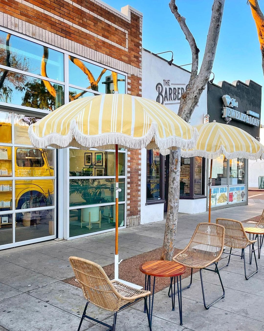 Outdoor seating at Farm Cup Cafe, West Hollywood