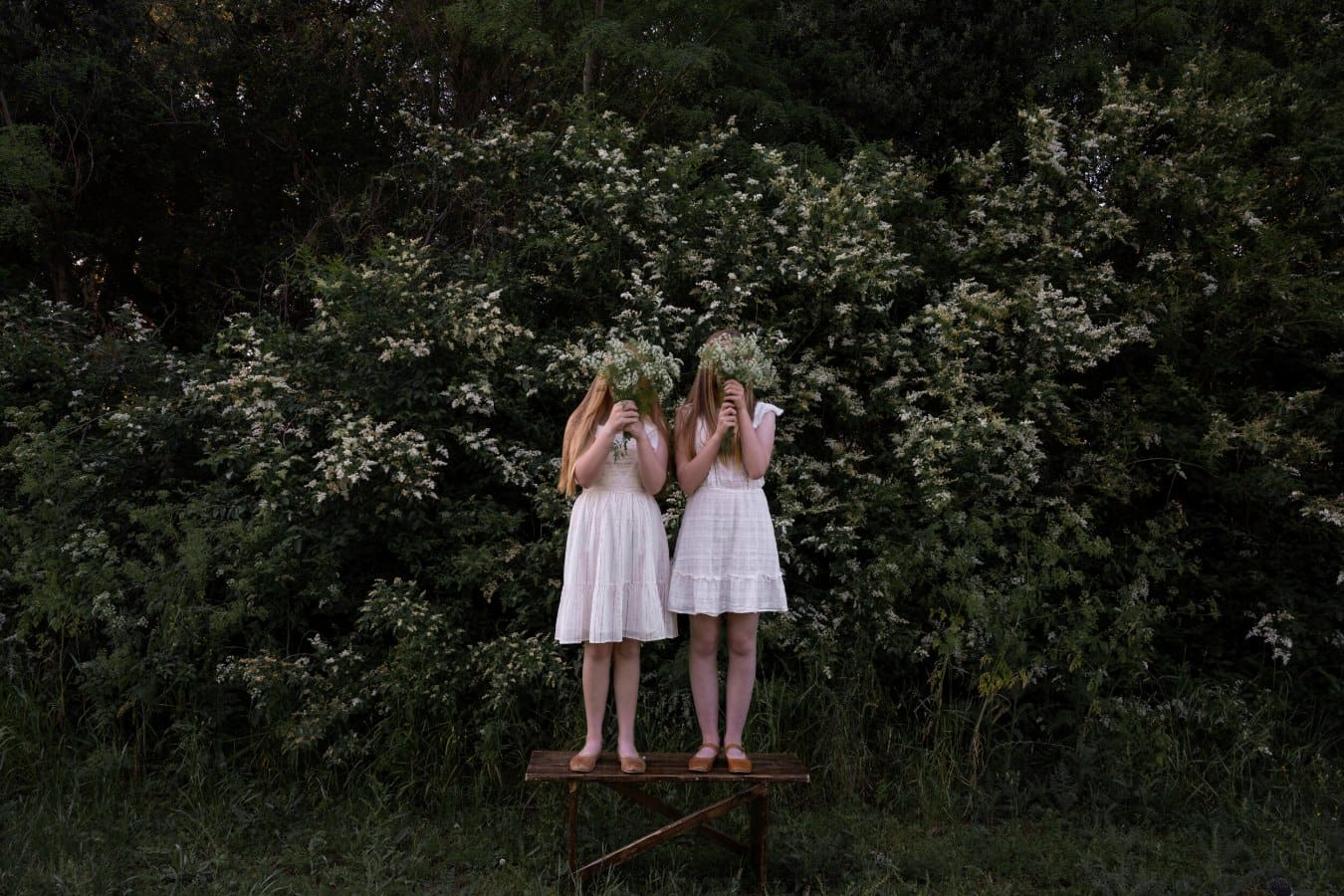 Carolina Baldoma, Chicas 8 (from I Was Once Between the Moon and the Sun), 2024, © the artist and Victoria Law Projects