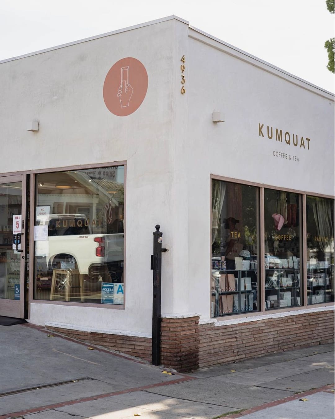 The exterior of Kumquat Coffee Co, Los Angeles