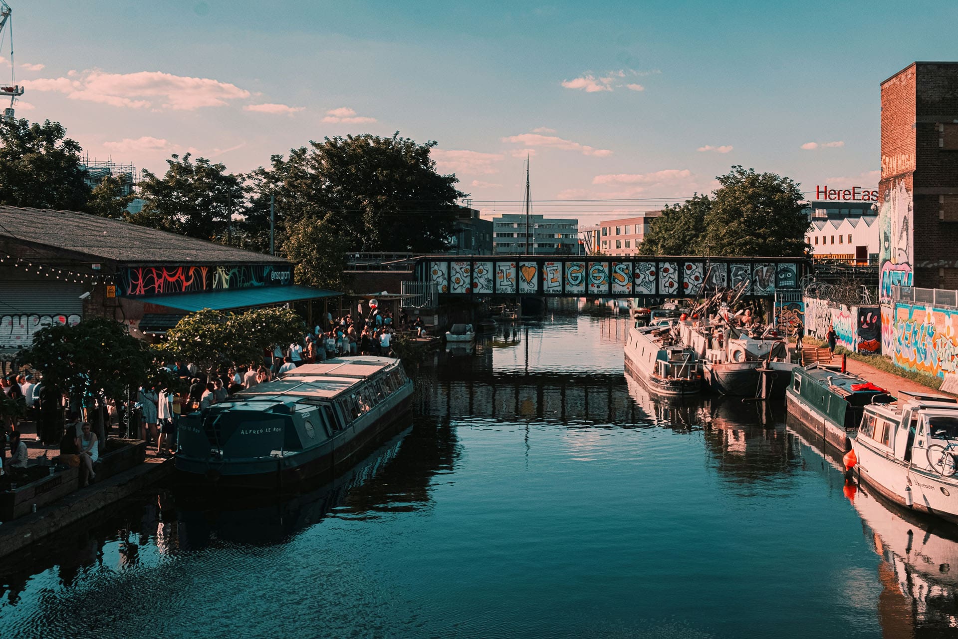 Canal scene at Hackney Wick. Photography by Samuel Regan Asante