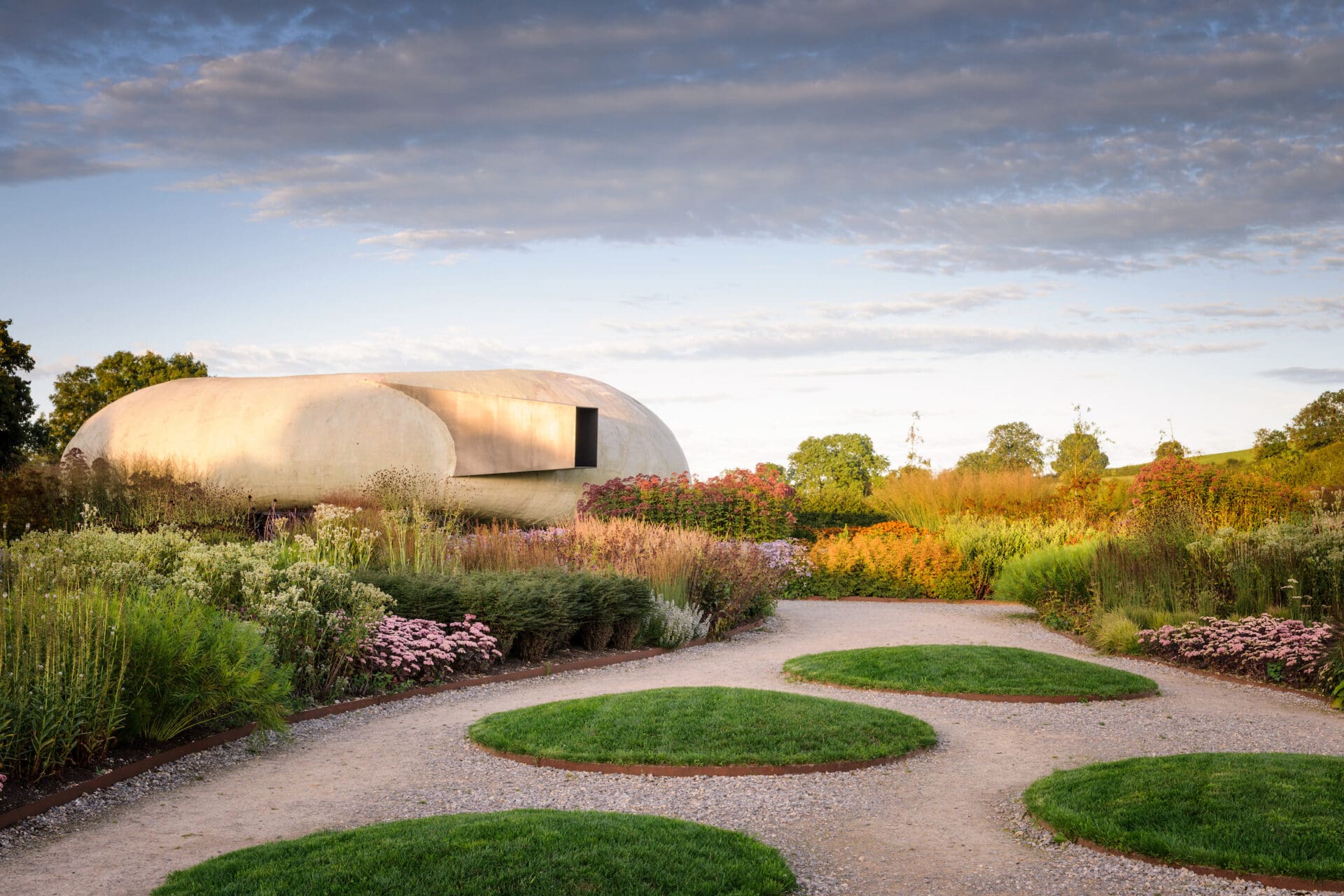 Hauser & Wirth Somerset | The pavilion in the Piet Oudolf designed garden