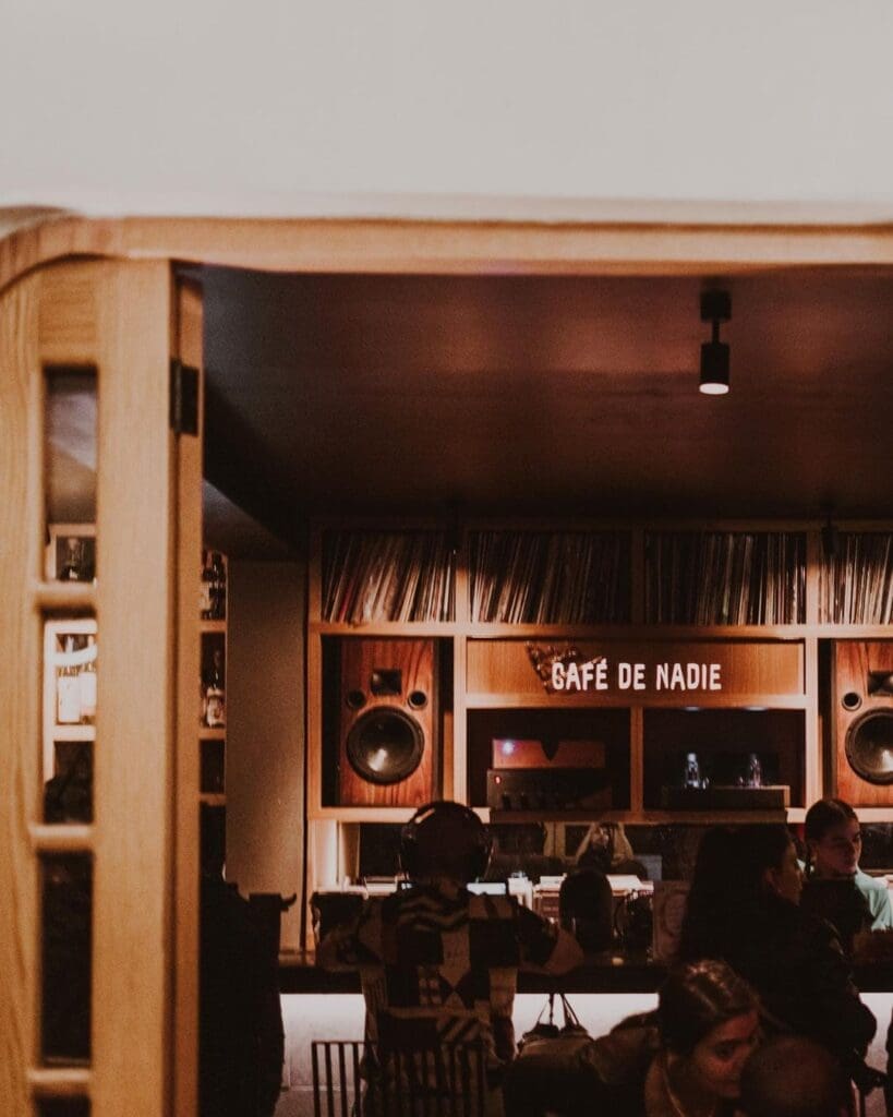 The best bars in Roma Norte | vinyl records at Cafe de Nadie