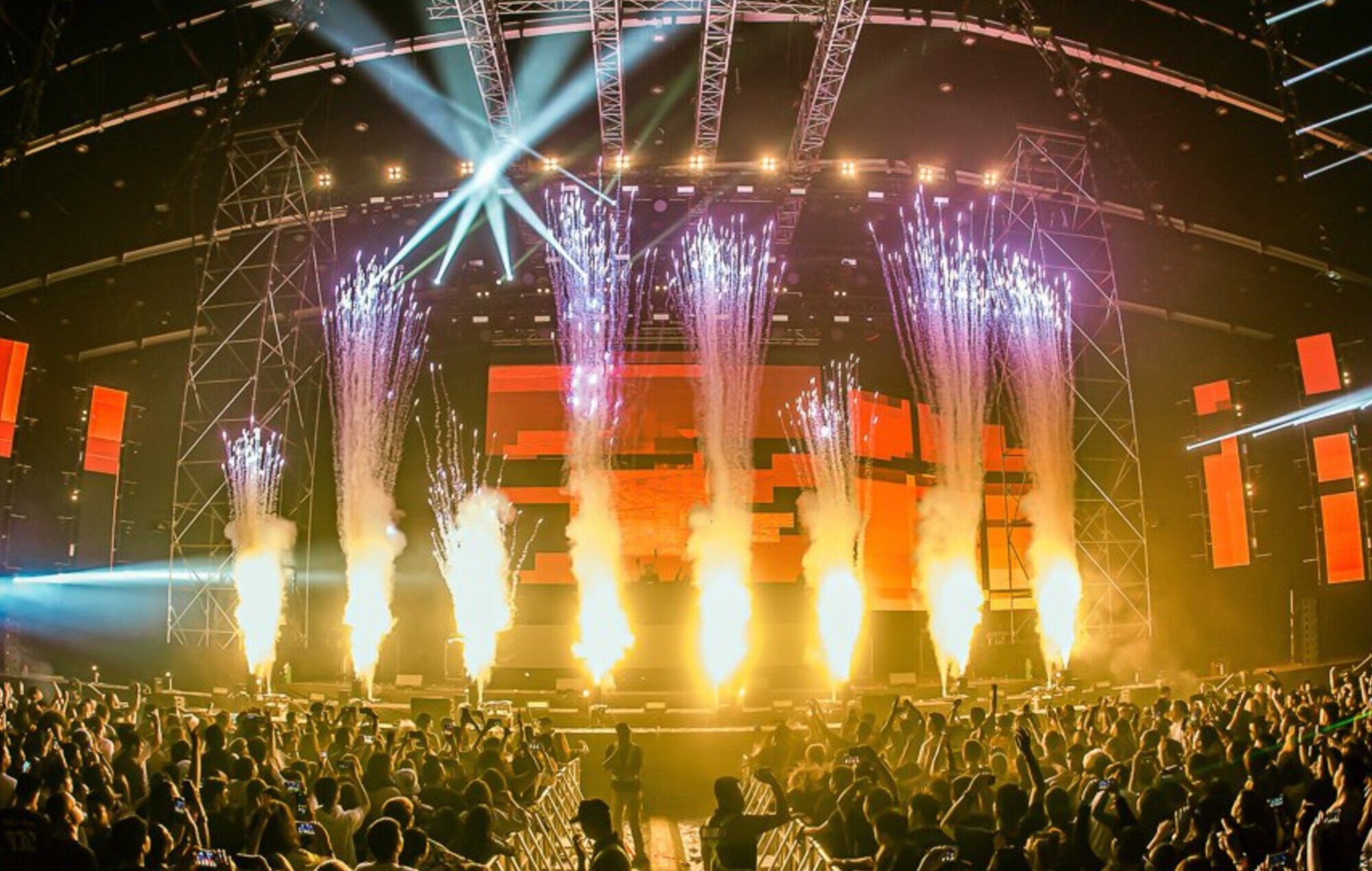 The best things to do in Bangkok this winter | The stage lights up at 808 festival