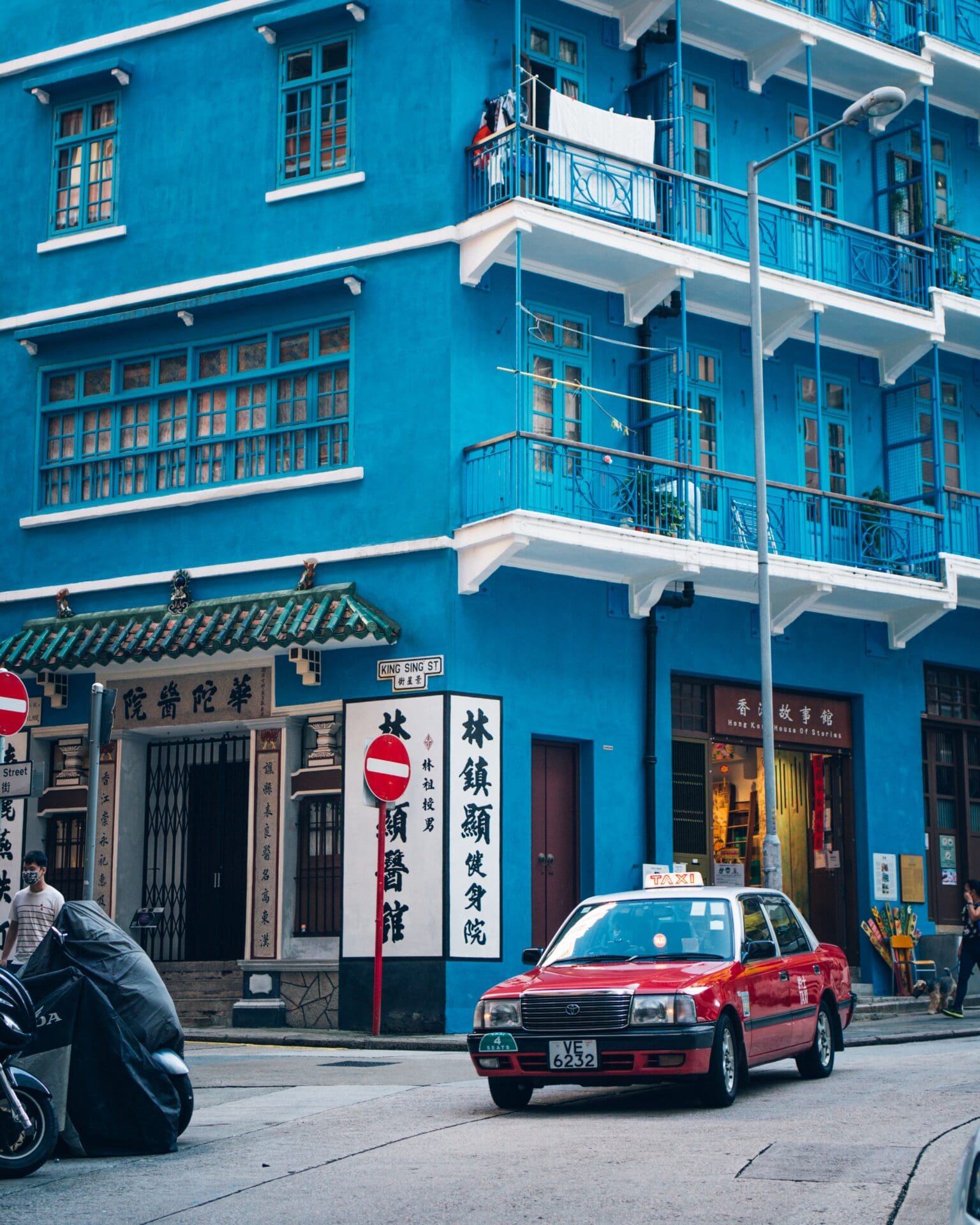 The Ying’nFlo hotel opens in Hong Kong | Blue traditional buildings in Wan Chai
