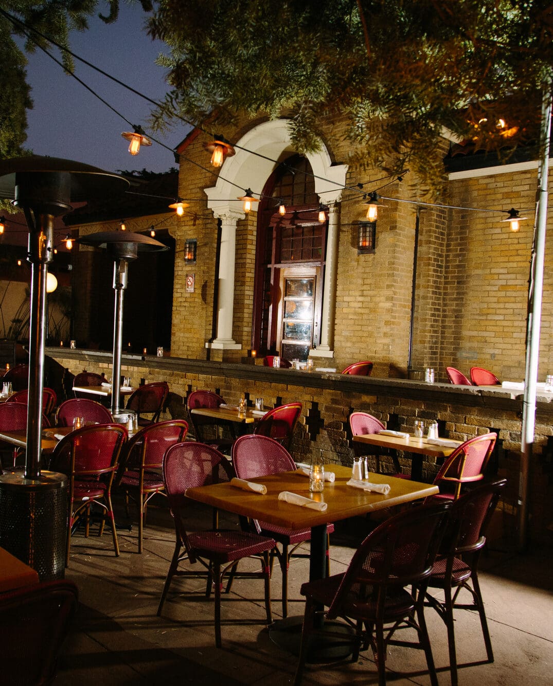 The best restaurants in Silver Lake | the Edendale outdoor patio strung with lights