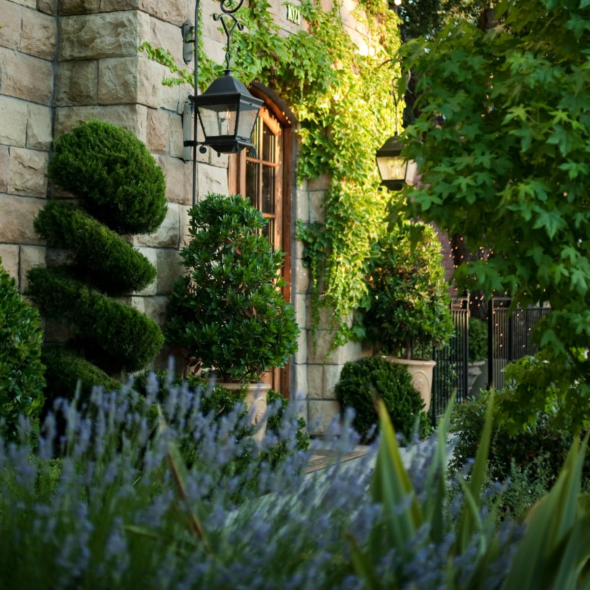 The best hotels in Paso Robles | the garden at Hotel Cheval