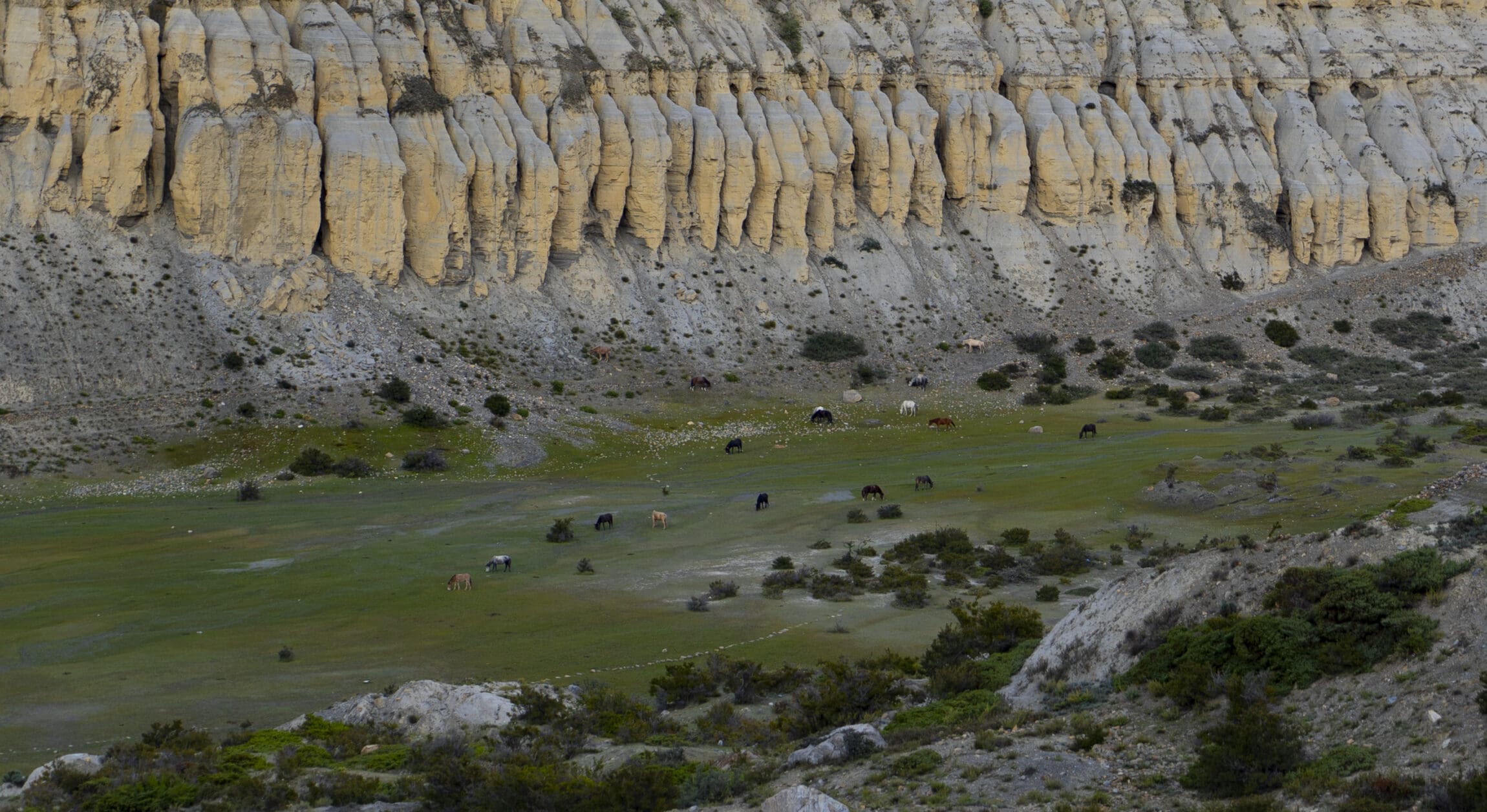 A mountainous view in Jomsom, Nepal