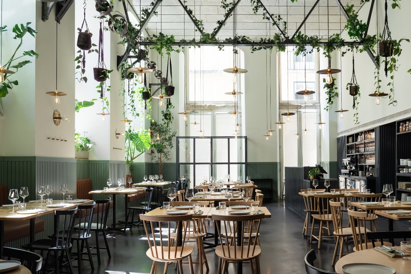 Verdant interiors at Prado. Photo by Rodrigo Cardoso.