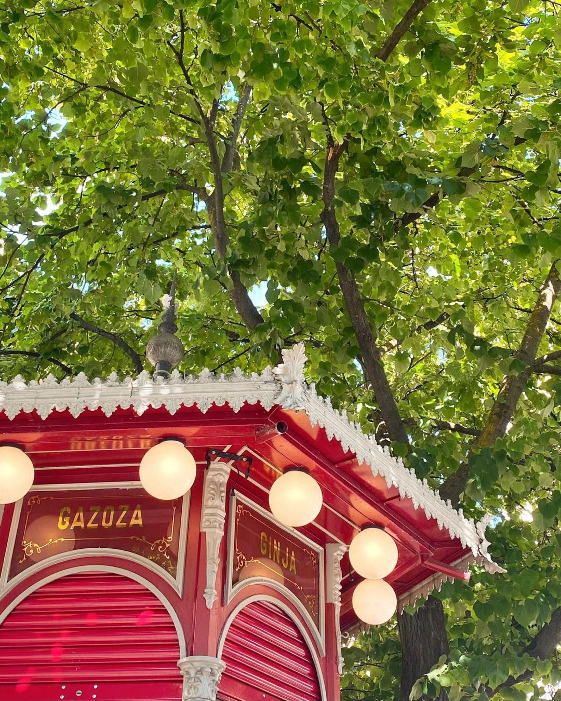 The famous red Quiosque de São Paulo, Cais do Sodré in Lisbon