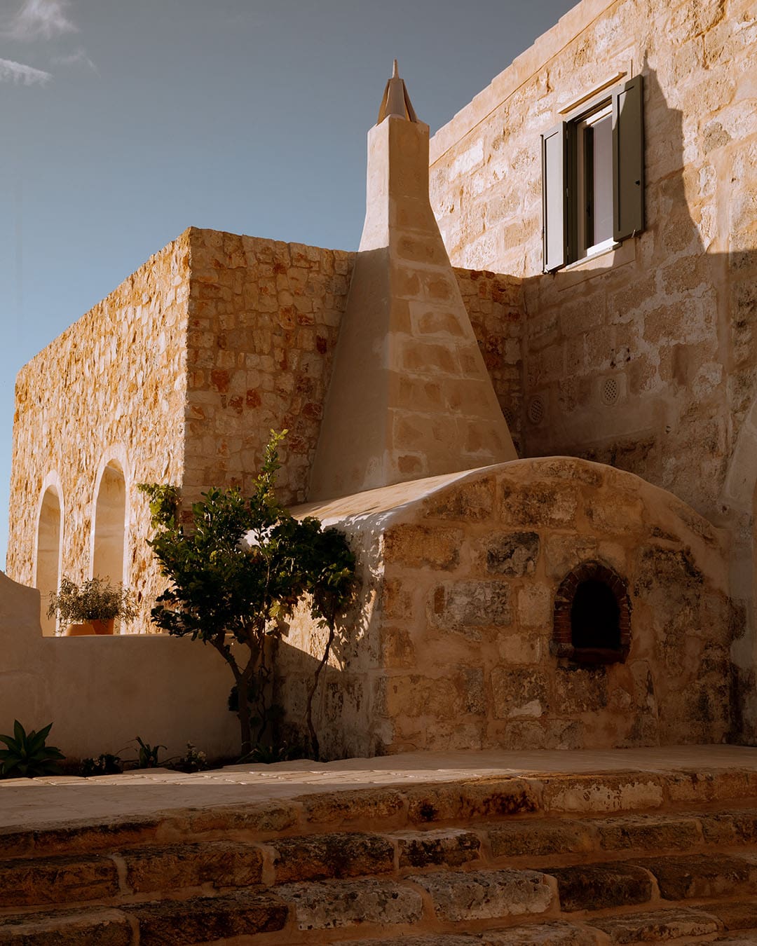 Son Blanc Farmhouse, brick structure