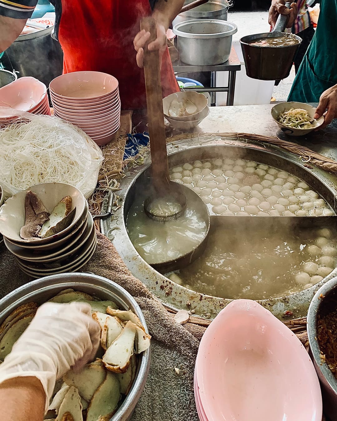 The best street food in Bangkok | Rung Rueang Pork Noodle serves roadside Thai pork noodles