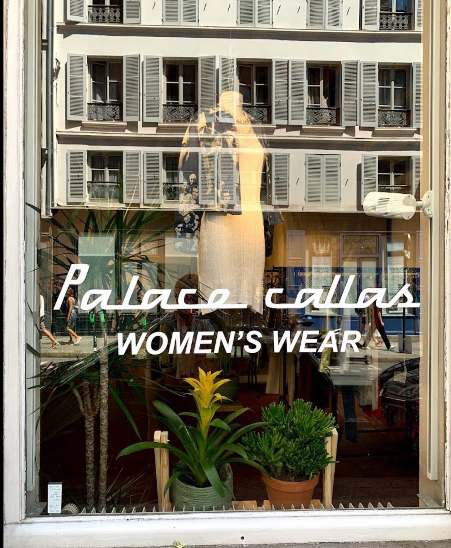 The best vintage shops in Paris | The exterior of Palace Callas womenswear vintage shop