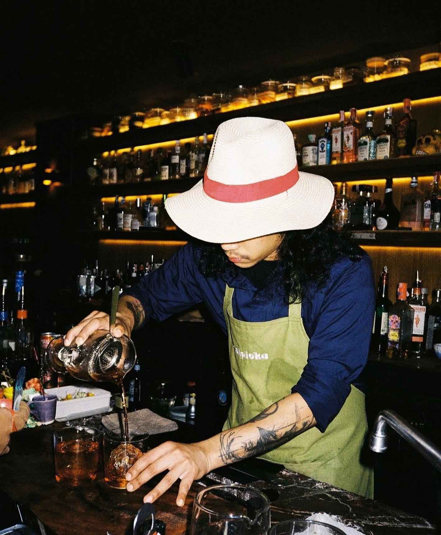 The best restaurants and bars in Bangkok's Thonglor | A bartender mixes a cocktail at Thaipioka, Bangkok.