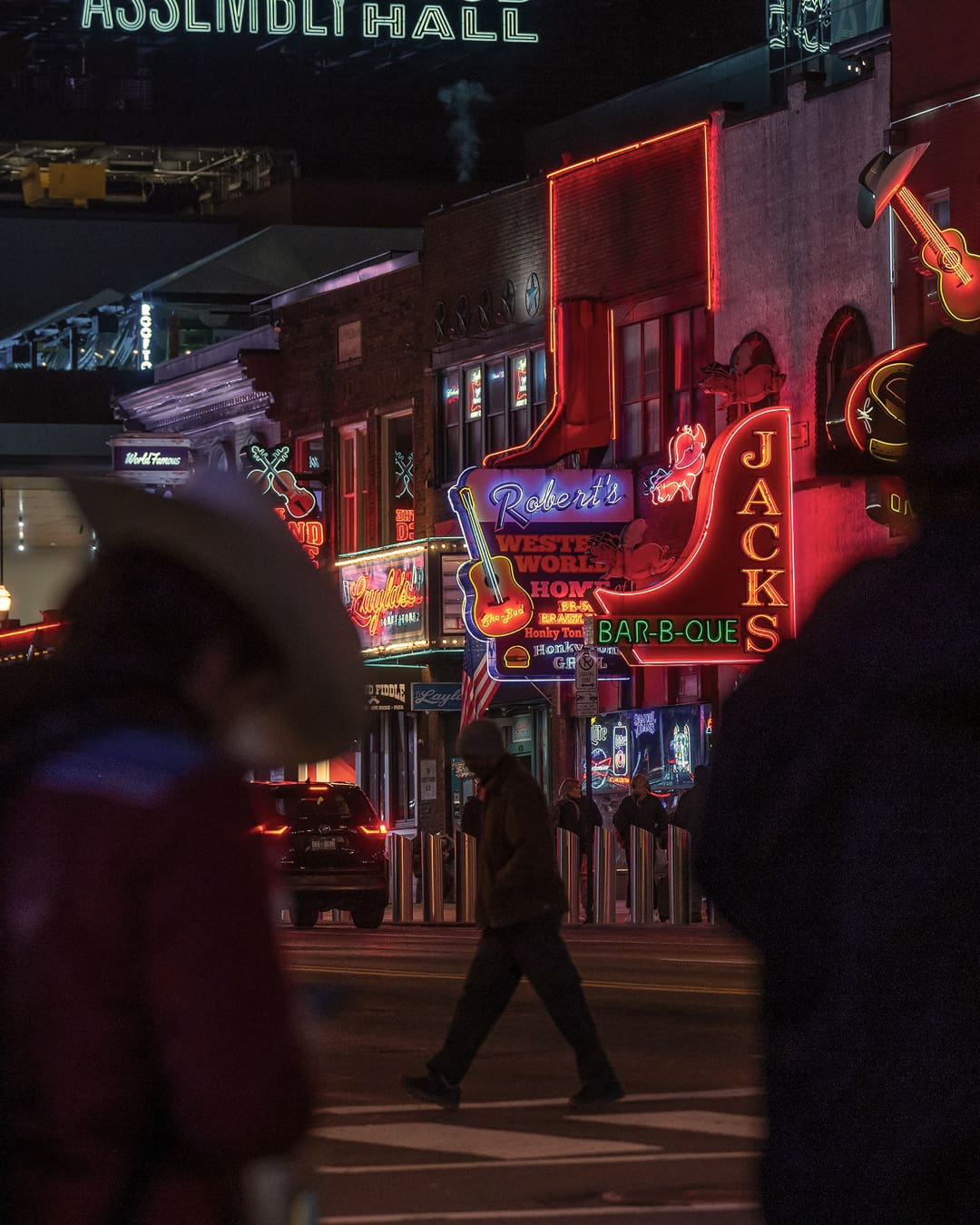 The neon signs of Nashville at night