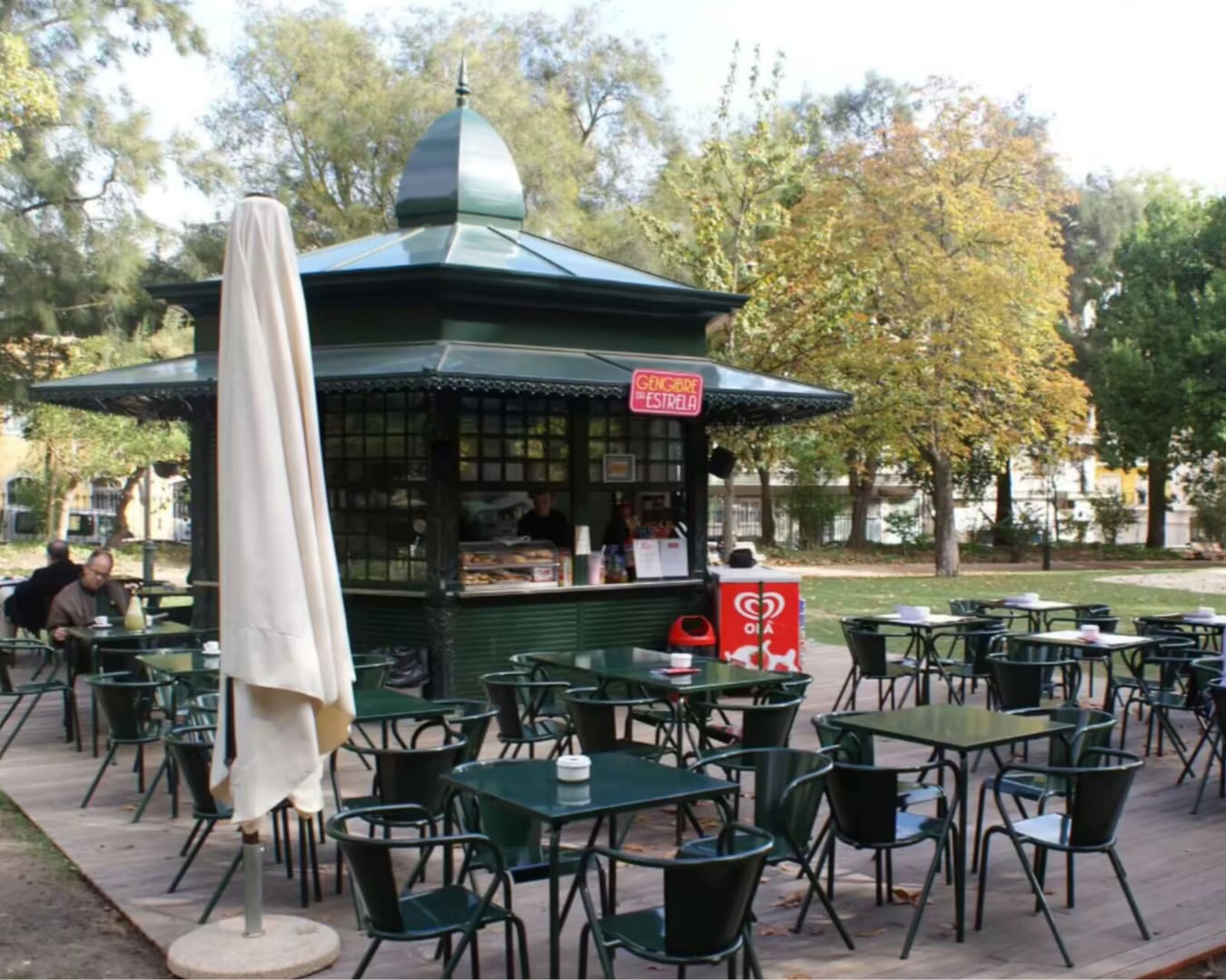 Coffees in the park at Gengibre da Estrela, Lisbon