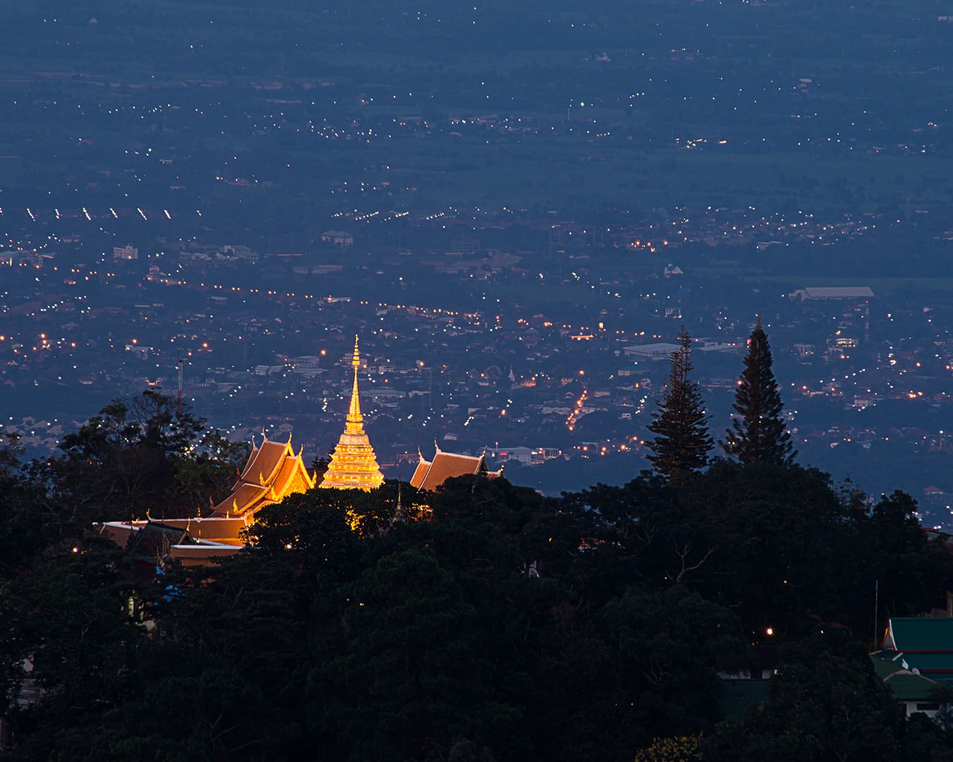 Wat Phra That Doi Suthep at night