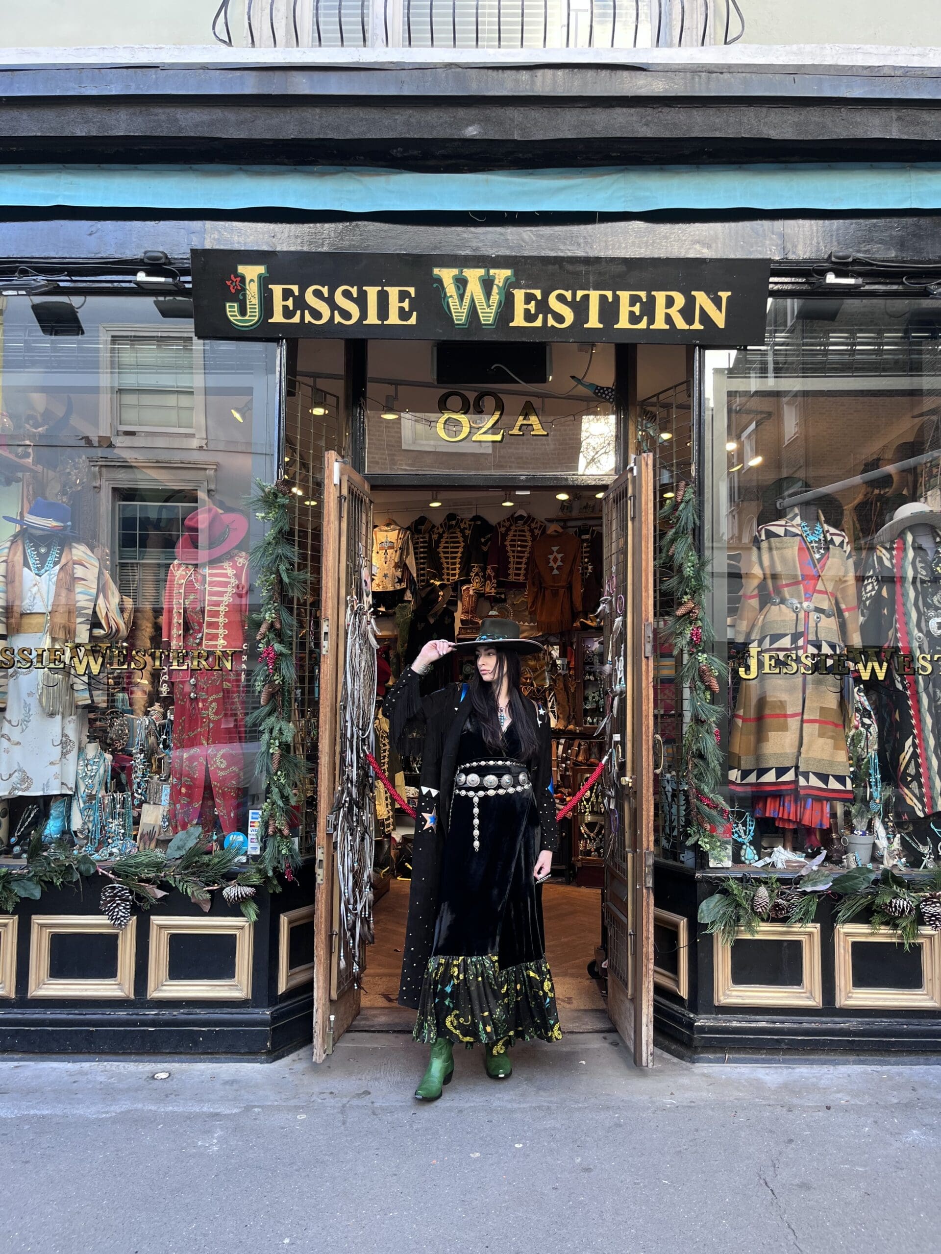 Jessie Western in Notting Hill