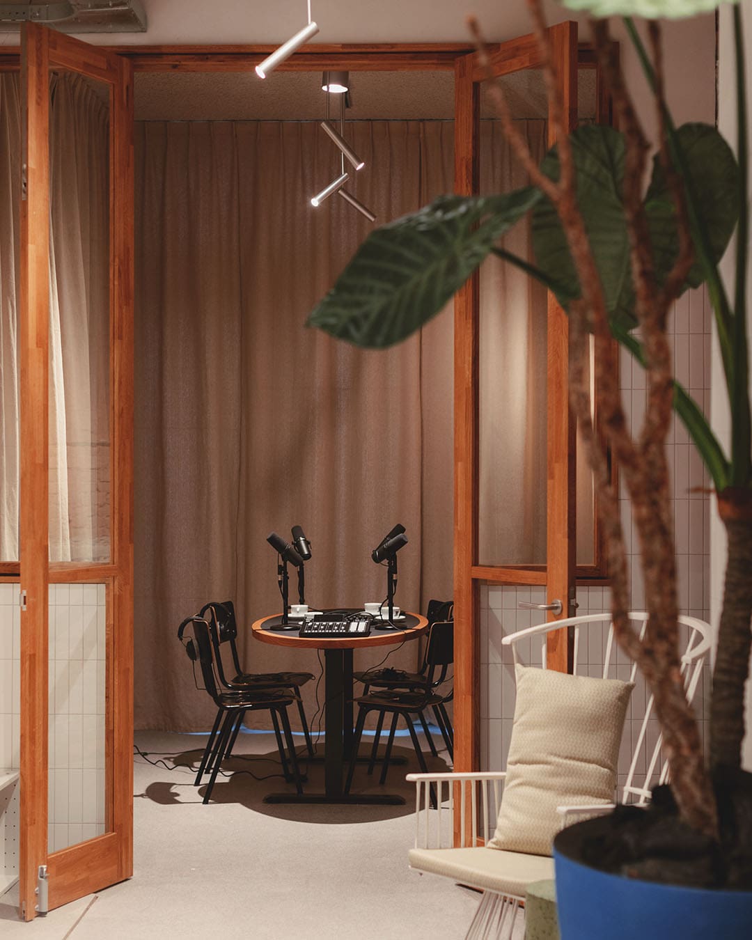 Podcast Studio at Man Met Bril Koffie, Rotterdam