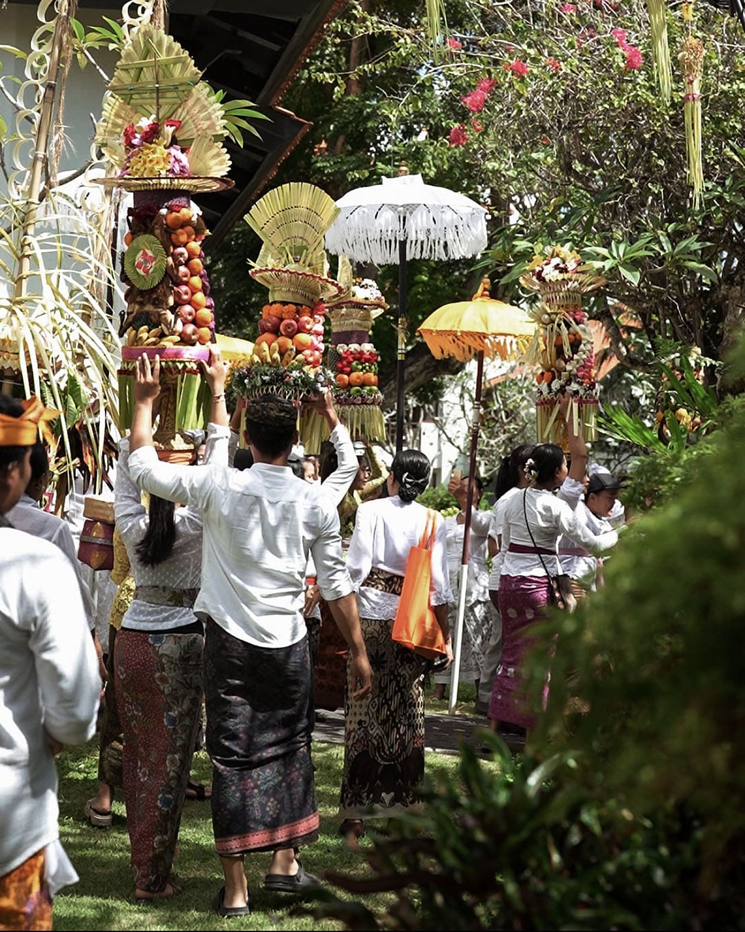 People celebrating the Hindu festival of Gebogan in Bali