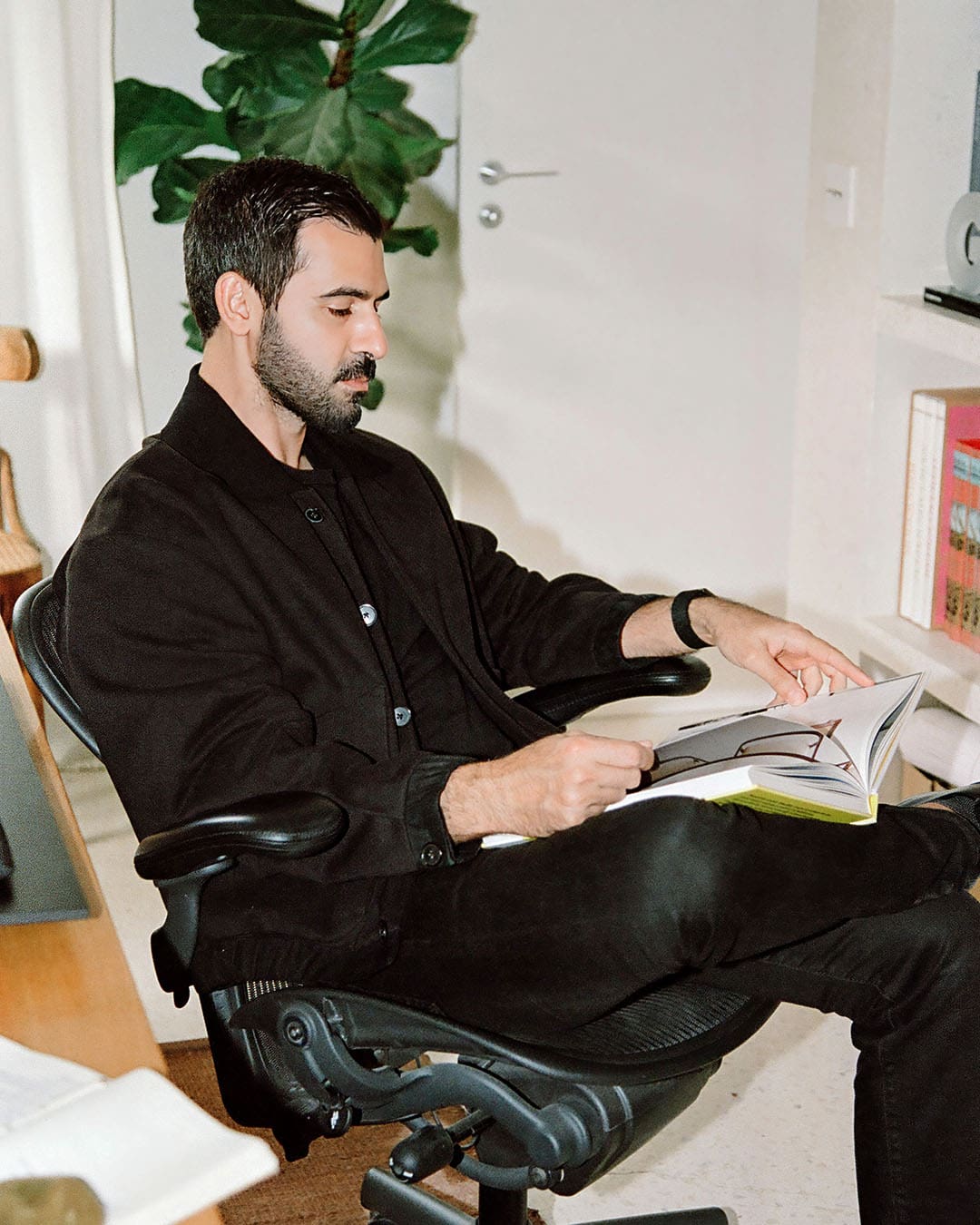 Carl Gerges in his apartment. Photography by Michèle Aoun (3)