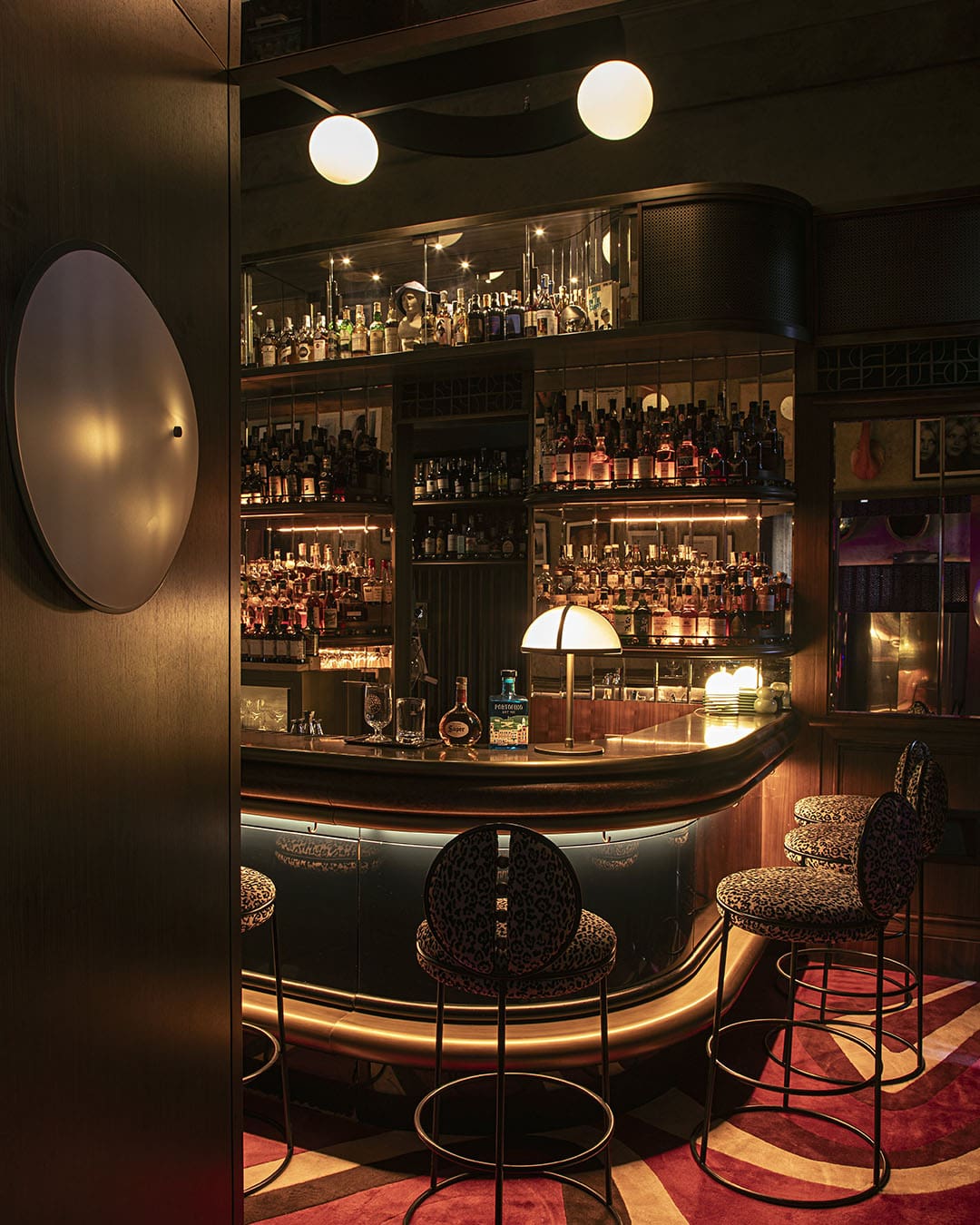 Live music and leopard print at Rumore at Portrait Milano