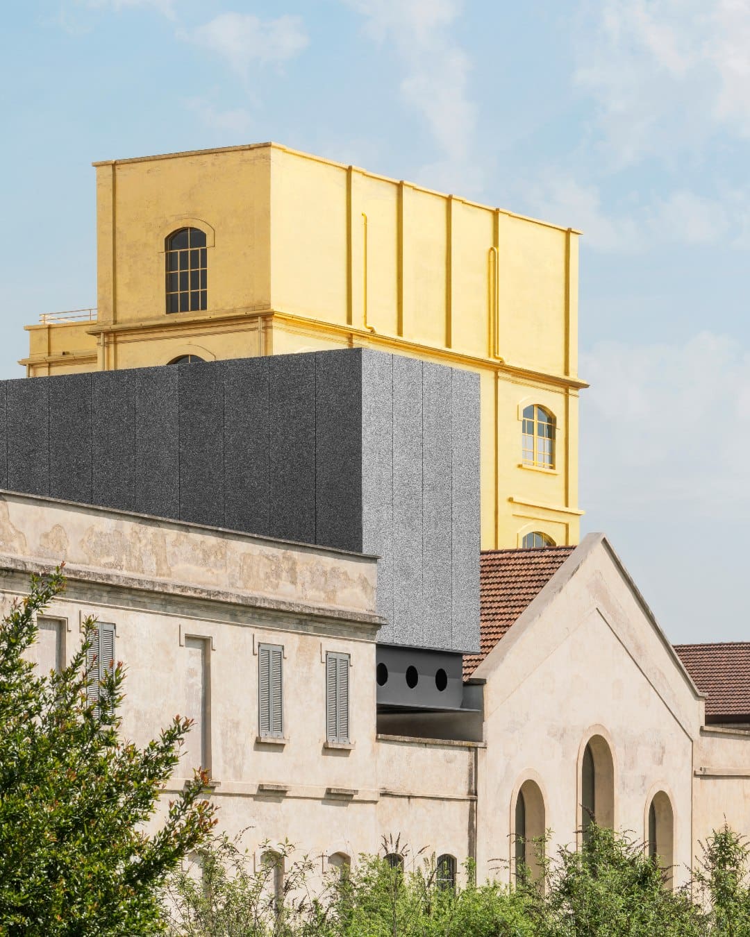 A golden tower emerges at Fondazione Prada